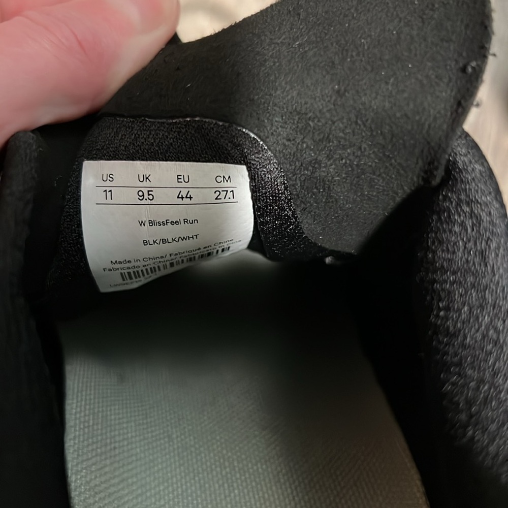 Lululemon Blissful Running Shoe size 11 - Picture 6 of 16